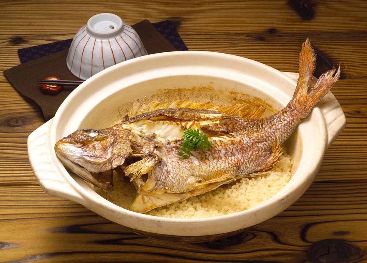 ข้าวปลาไท้ โฮโจ ไทเมชิ (北条鯛めし)